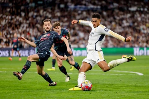 تفوق ملكي ورقم قياسي ينتظر كامافينجا.. حقائق قبل مواجهة ريال مدريد ومانشستر سيتي